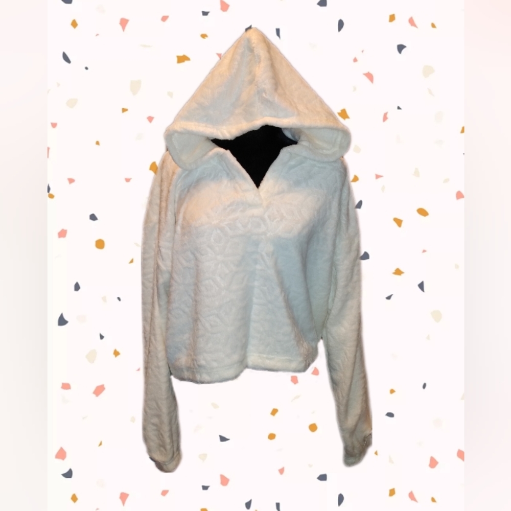 🔴 SALE NWT White Furry Cropped Embossed Pattern Hoodie